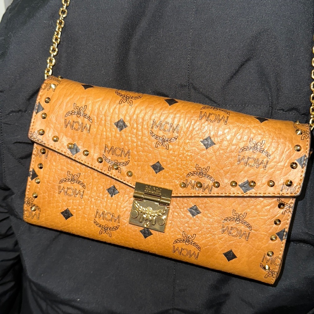 MCM crossbody chain bag Medium